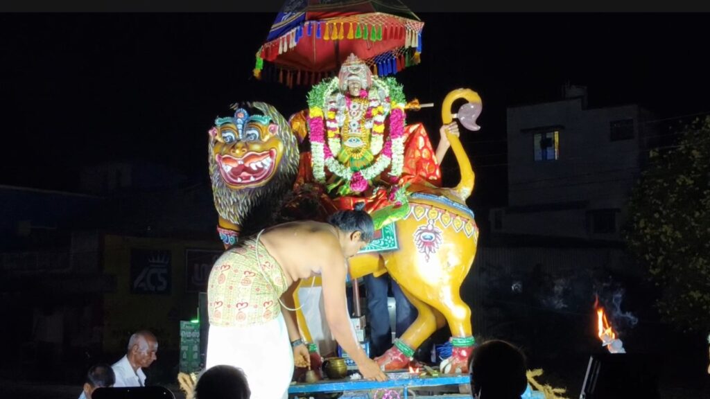 அருள்மிகு ஸ்ரீ அறம் வளர்த்த நாயகி திருக்கோவில் சித்திரைத் திருவிழா – வாகனத்தில் அம்பாள் வீதி உலா 002 kovil