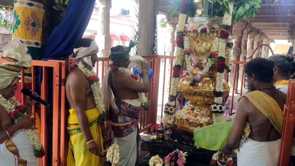பழனியில் தொடங்கியது வைகாசி விசாகத் திருவிழா – பக்தர்கள் பக்தி பரவசம் 1 015 vaikasi b