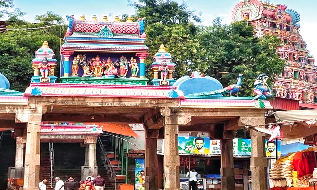 கடன் தொல்லைகள் தீர.. ஒவ்வொரு செவ்வாயும் காலசந்தி பூஜை! 1 maylam murugan temple