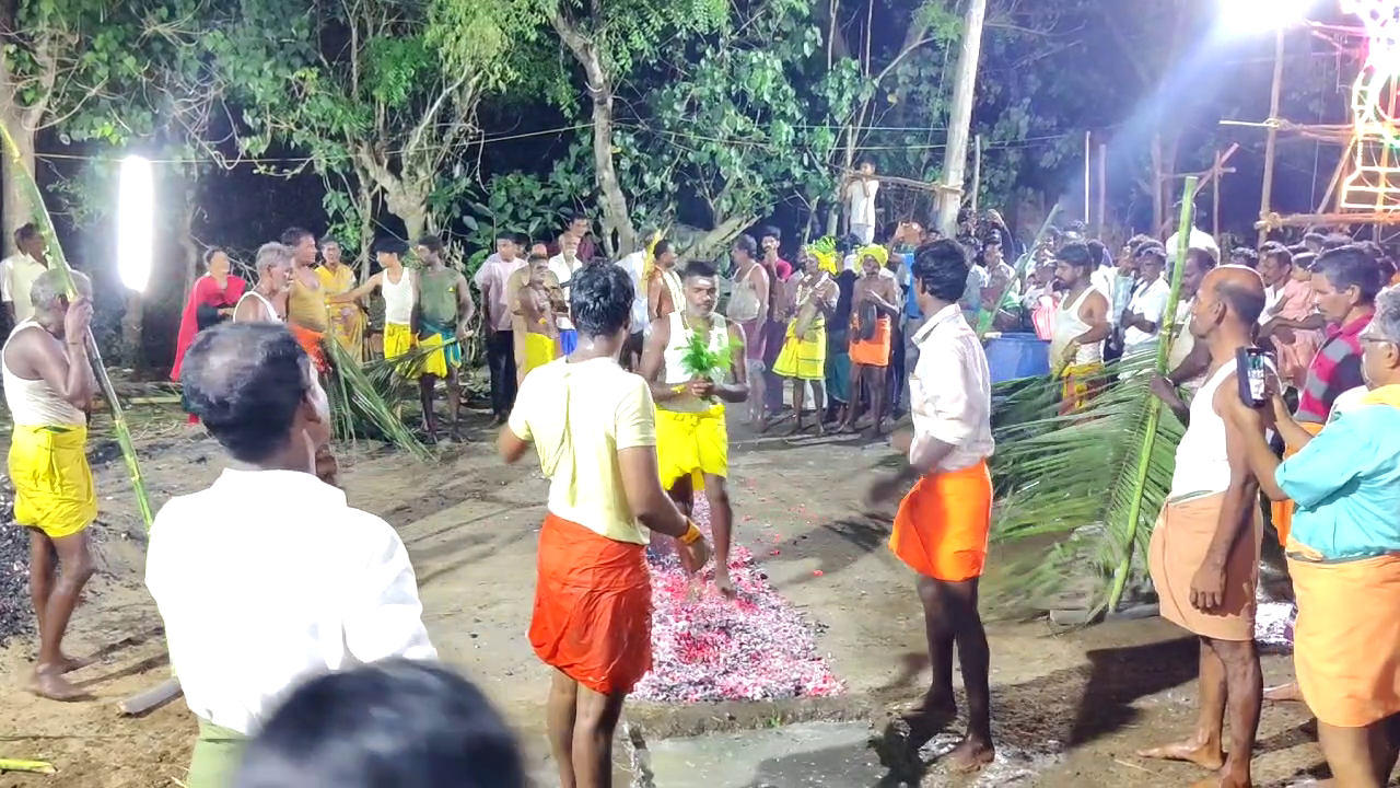 இரிஞ்சியூர் செல்லமுத்து மாரியம்மன் ஆலய வைகாசி திருவிழா: தீமிதித்து பக்தர்கள் பரவசம்! 1 vlcsnap 2026 05 26 10h48m00s474