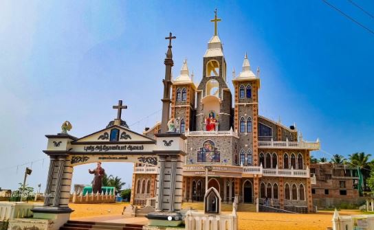 புதுமைகள் வேண்டி புனித அந்தோணியார் ஆலயத்தில் குவியும் பக்தர்கள்..! 7 3