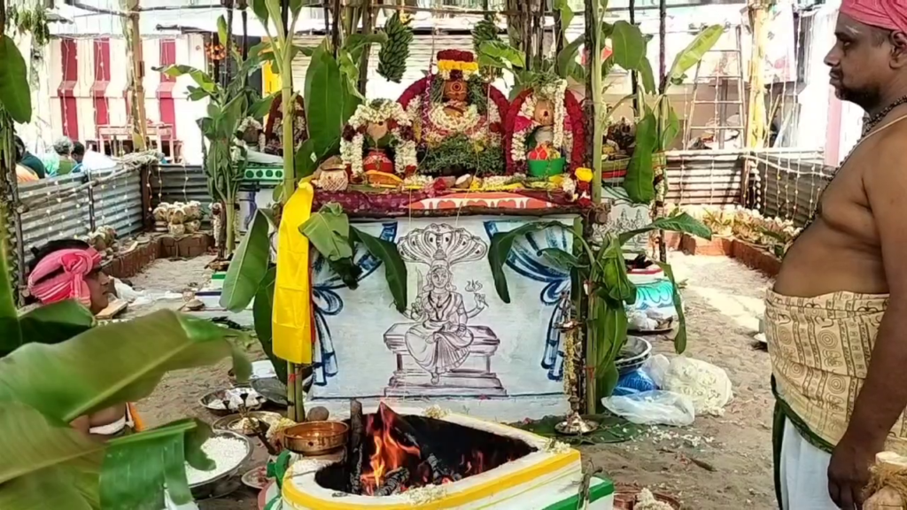புதுச்சேரி: நாகவல்லி மாரியம்மன் கோவில் மகா கும்பாபிஷேகம் கோலாகலம்! vlcsnap 2026 06 18 15h52m17s424