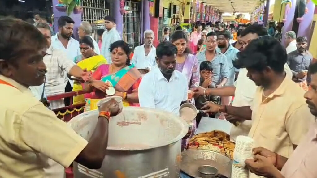 ஆடி முதல் வெள்ளி; மேல்மலையனூர் அங்காளம்மன் கோவிலில் கூழ்வார்த்தல் நிகழ்ச்சி 2 022 melmalaiyanoor B