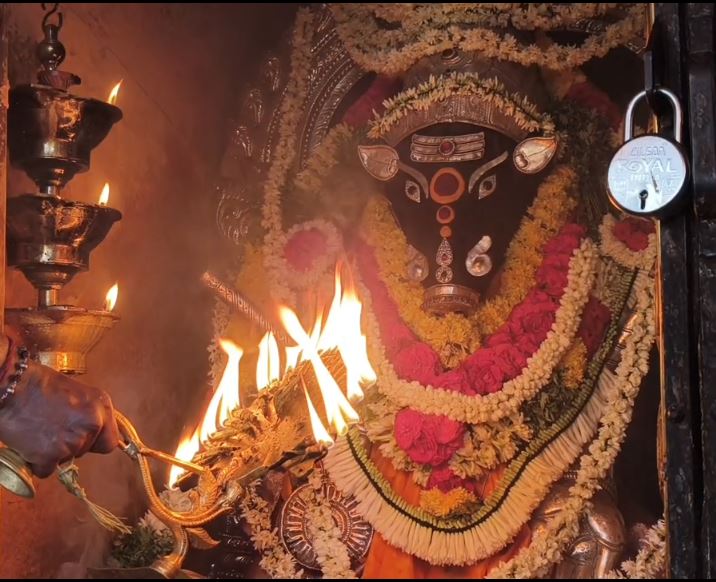 தஞ்சாவூர்: வராஹி அம்மன் கோயிலில் சிறப்பு அபிஷேகம்..! திரளான பக்தர்கள் சாமி தரிசனம்..! 11