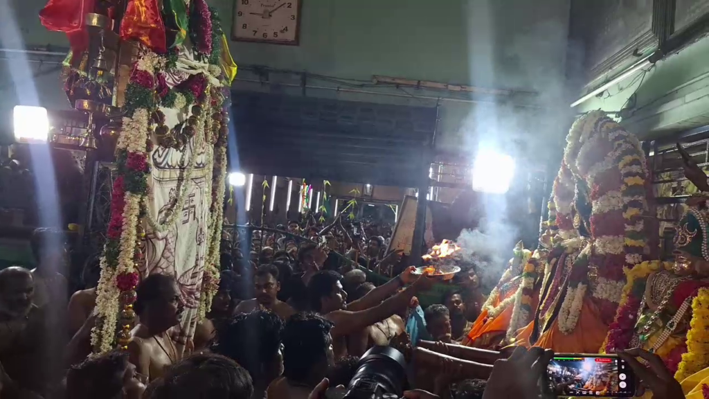 சிதம்பரம்: மாரியம்மன் கோயில் தீமிதி திருவிழா விமர்சையாக கொடியேற்றத்துடன் தொடக்கம்! vlcsnap 2026 07 18 11h25m26s792