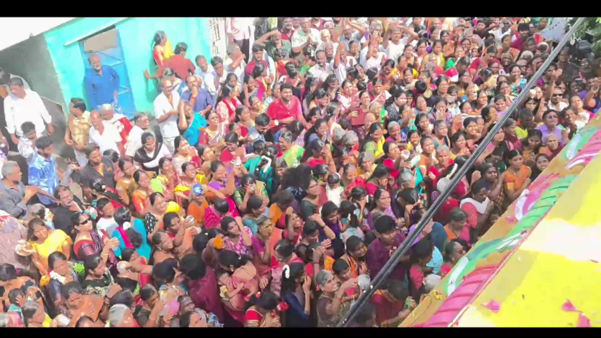 அரக்கோணம் சாணாத்தி அம்மன் கோயில் கும்பாபிஷேகம்: திரளான பக்தர்கள் சாமி தரிசனம்! 2 vlcsnap 2026 07 20 06h43m42s244