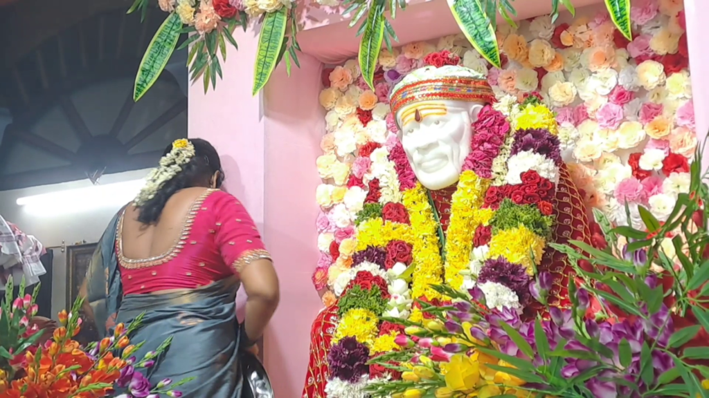 குரு பௌர்ணமி விழா: ராள்ளபாடி ஸ்ரீ சாய்பாபா கோவிலில் பக்தர்கள் பரவசம் vlcsnap 2026 07 29 18h32m06s180