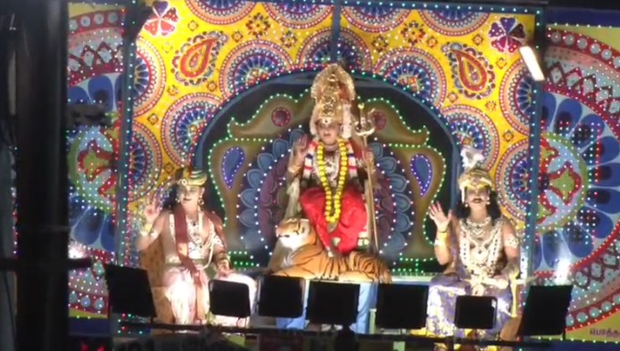 சேலம் குகை மாரியம்மன் கோவில் வண்டி வேடிக்கை திருவிழா!. திரளான பக்தர்கள் பங்கேற்பு! salem gugai mariyamman