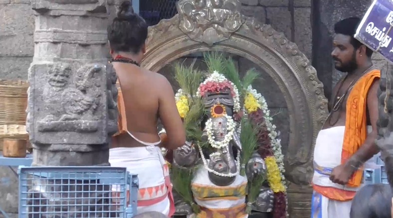 ஸ்ரீஜலகண்டீஸ்வரர் கோயிலில் சங்கடஹார சதுர்த்தி!. வெள்ளிக்கவசத்தில் பக்தர்களுக்கு அருள் பாலித்தார் விநாயகர்! vellore vinayagar koil